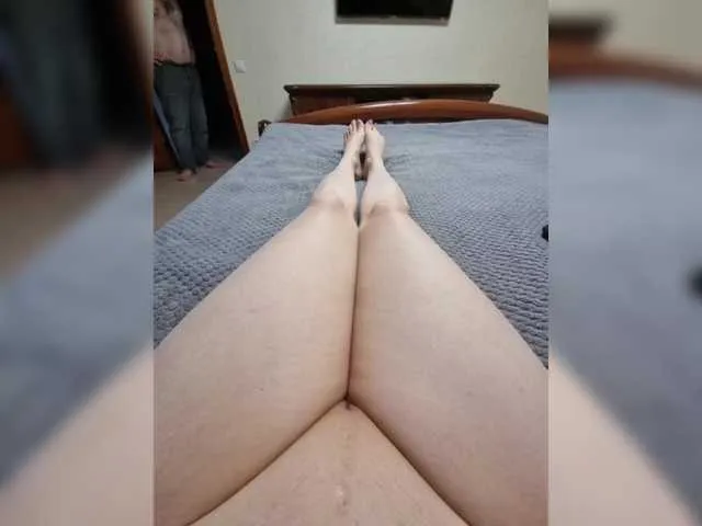 Haluley – webcam model profile photo Image 4