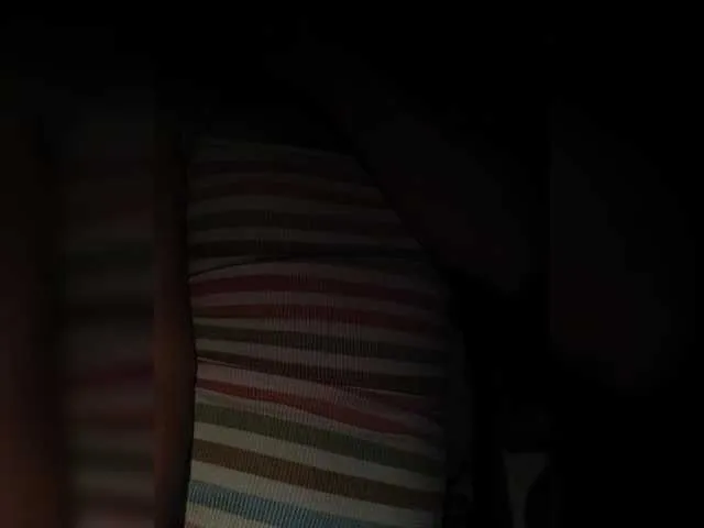 UKRaunchyRobyn – webcam model profile photo Image 2