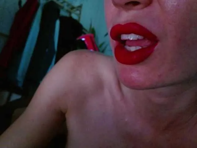 Alenushka888 – webcam model profile photo Image 3