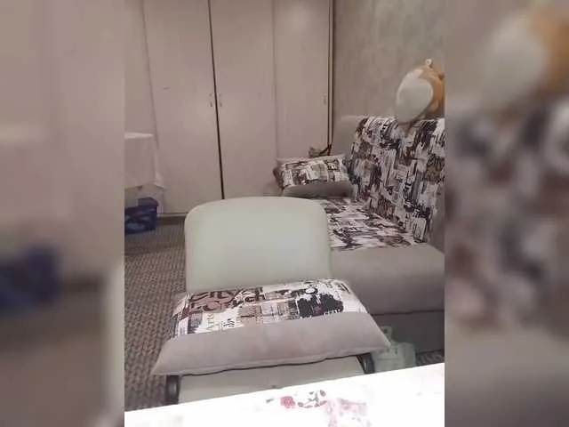 -alenyshka- – webcam model profile photo