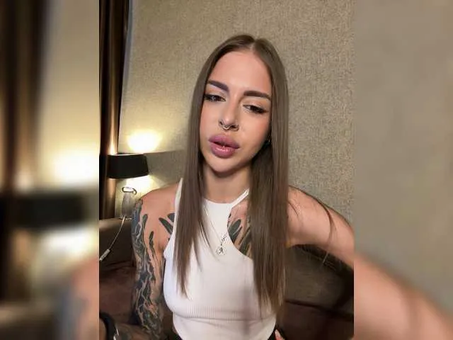 SelennaMoon – webcam model profile photo Image 8