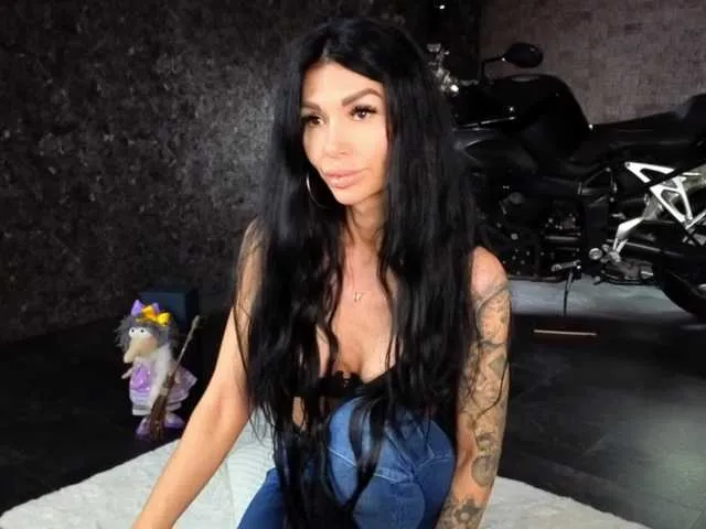 SelennaMoon – webcam model profile photo Image 6