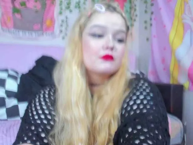 milli1983 – webcam model profile photo Image 6