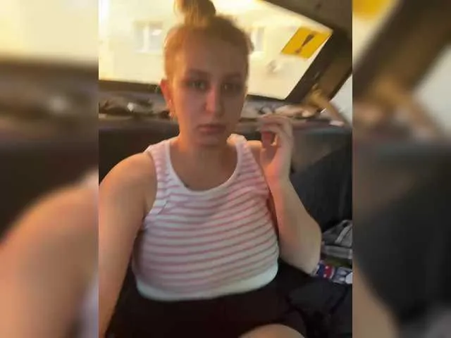 SusyBlair – webcam model profile photo Image 18