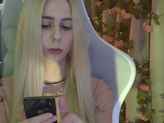 British_EmJess – webcam model profile photo Image 3