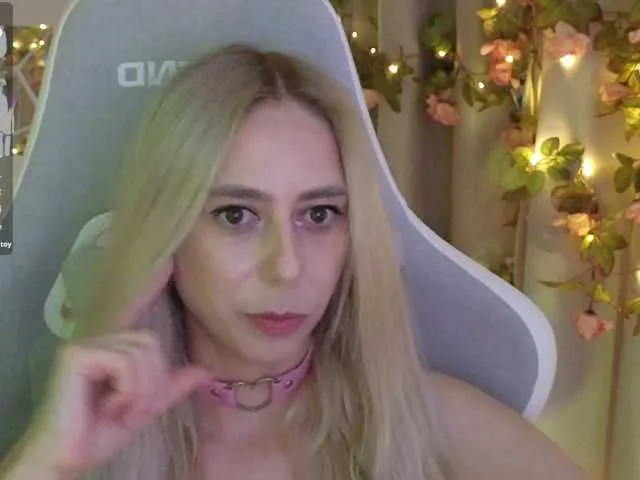 British_EmJess – webcam model profile photo Image 9