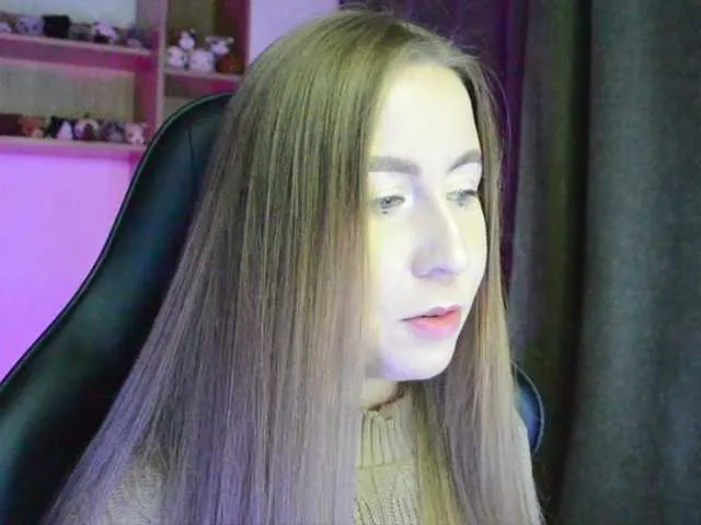 British_EmJess – webcam model profile photo Image 14