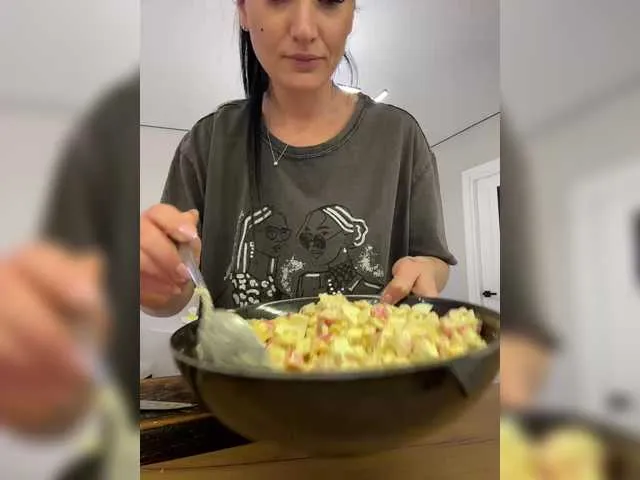 BabeBeth40 – webcam model profile photo Image 15