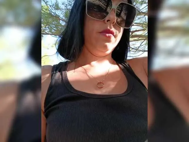 LoraDevine – webcam model profile photo Image 9