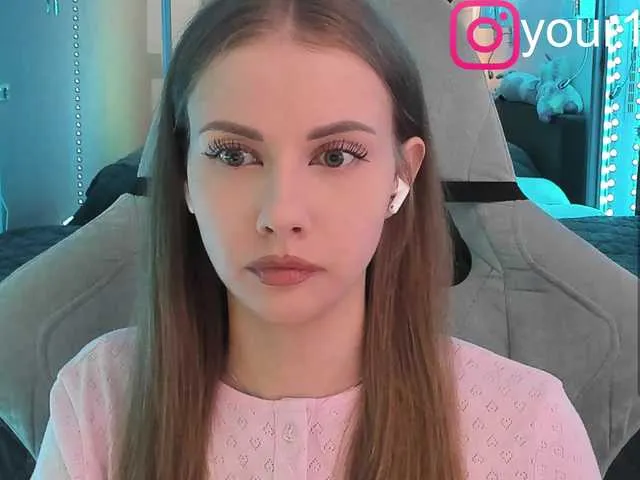 SweetieEva – webcam model profile photo Image 14