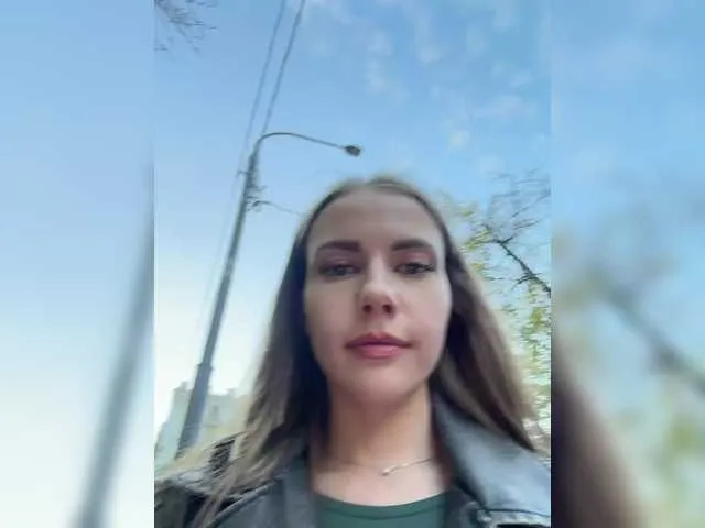 SweetieEva – webcam model profile photo Image 18