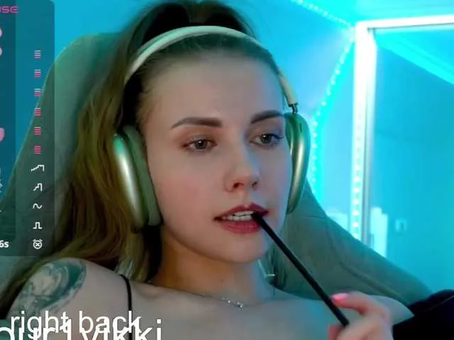 SweetieEva – webcam model profile photo Image 9