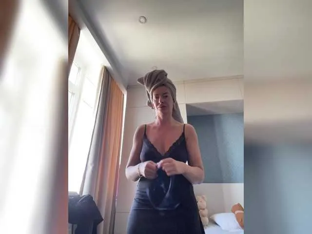 heanvenlyblonde – webcam model profile photo Image 12