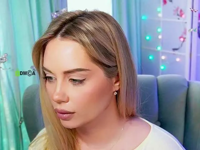 SusyBlair – webcam model profile photo Image 8