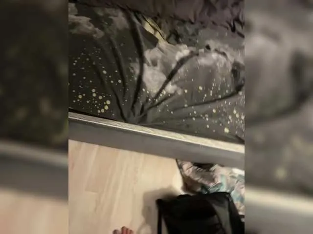 Youngs-Wild – webcam model profile photo Image 4