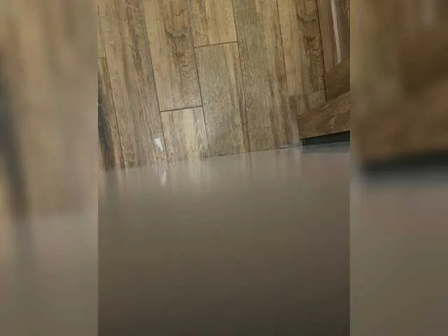 Youngs-Wild – webcam model profile photo Image 7