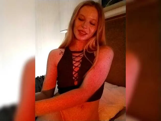 Hanna_Blondee – webcam model profile photo Image 4