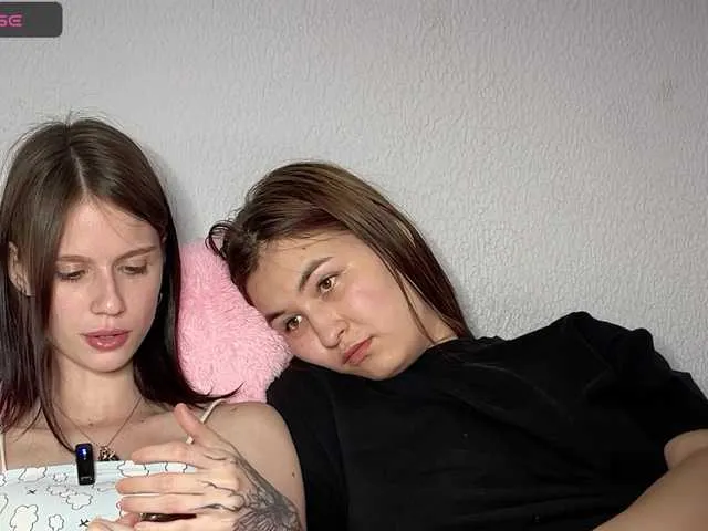 UKRaunchyRobyn – webcam model profile photo Image 5