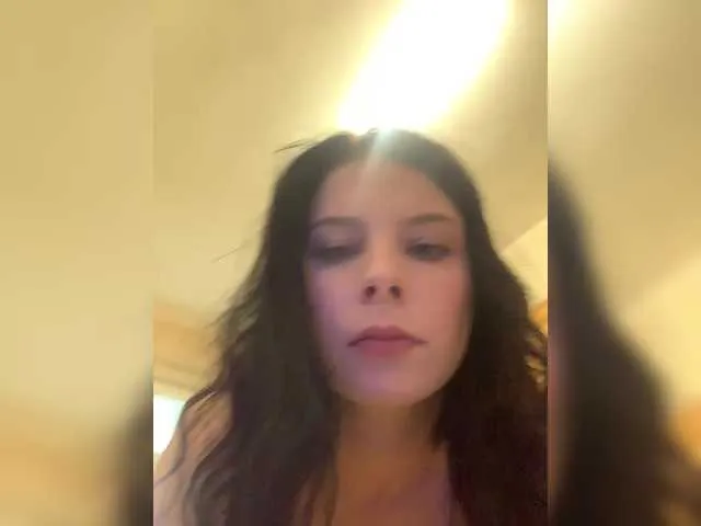 MistressLouUK – webcam model profile photo Image 3