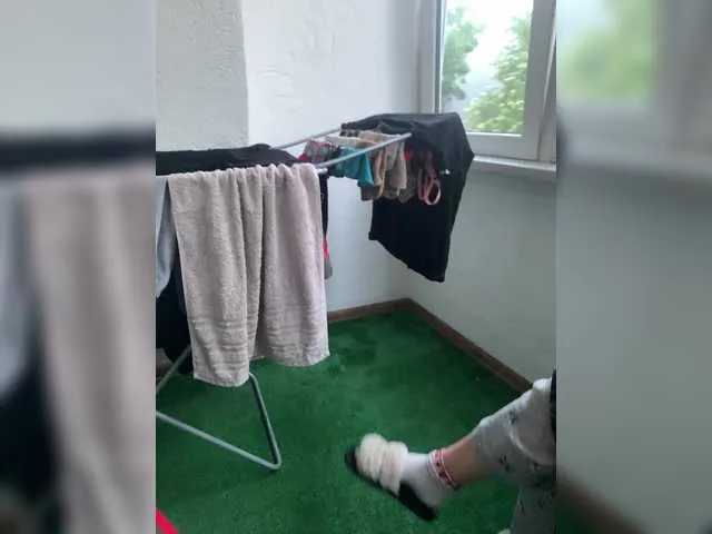 MistressLouUK – webcam model profile photo Image 6