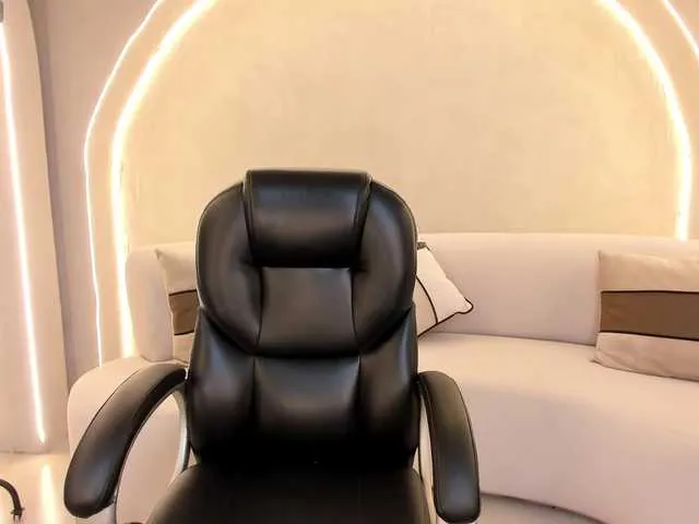 VAGNERMUR – webcam model profile photo Image 15