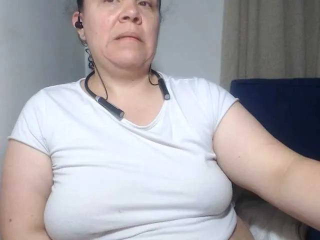 SusyBlair – webcam model profile photo Image 13