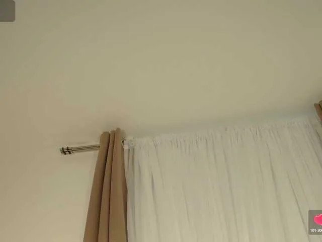 BigTitBlondeUK – webcam model profile photo Image 12