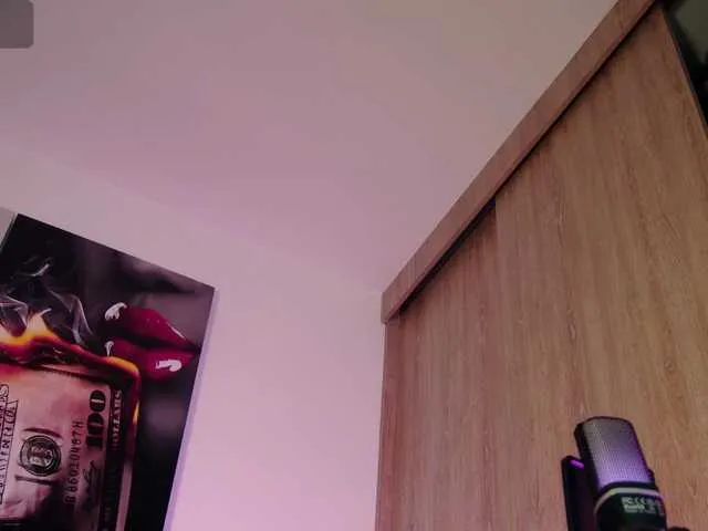 BigTitBlondeUK – webcam model profile photo Image 13