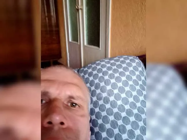 roouse – webcam model profile photo Image 9