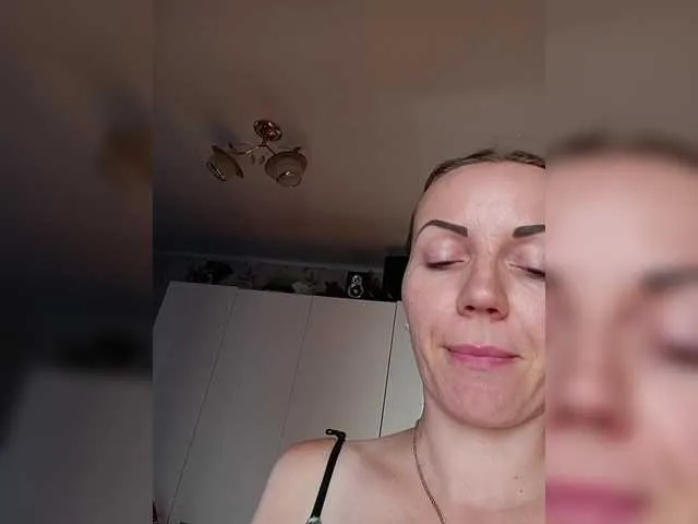 SusyBlair – webcam model profile photo Image 9