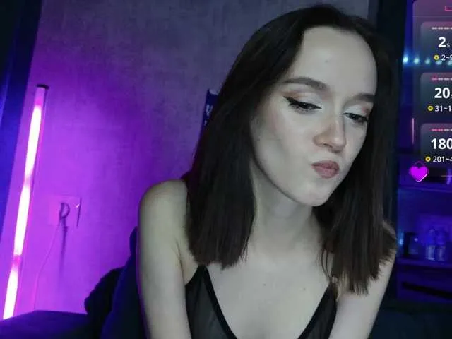 LoraDevine – webcam model profile photo Image 11