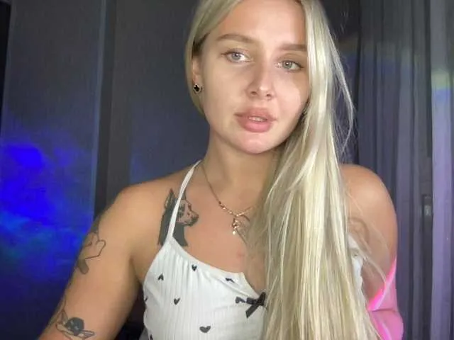 KateDivineUK – webcam model profile photo Image 5