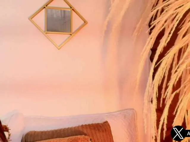 British_EmJess – webcam model profile photo Image 7