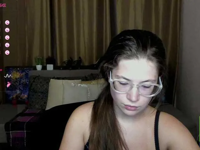 British_EmJess – webcam model profile photo Image 16