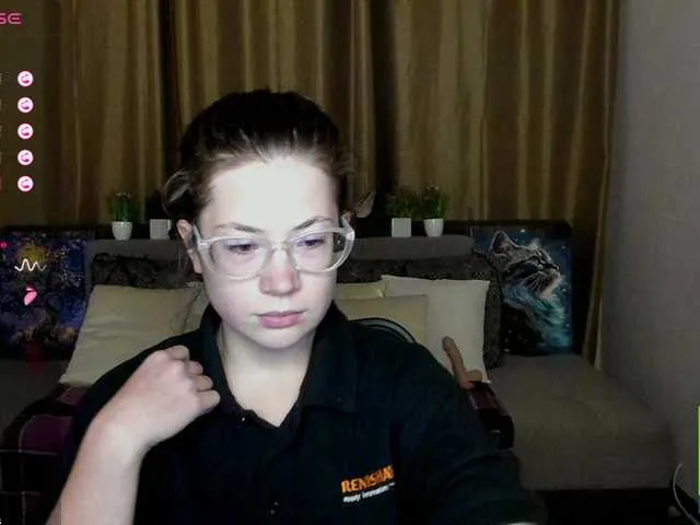 British_EmJess – webcam model profile photo Image 19