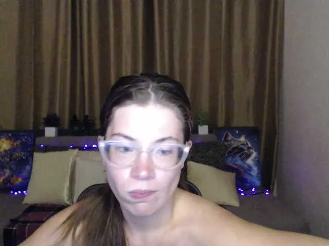 British_EmJess – webcam model profile photo Image 7