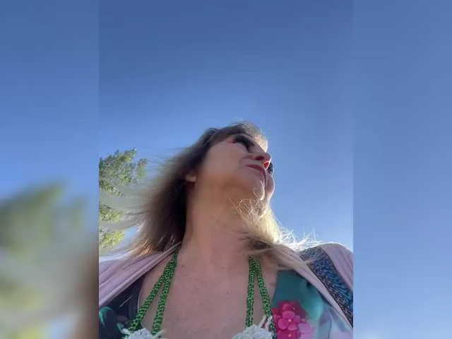 SusyBlair – webcam model profile photo Image 18