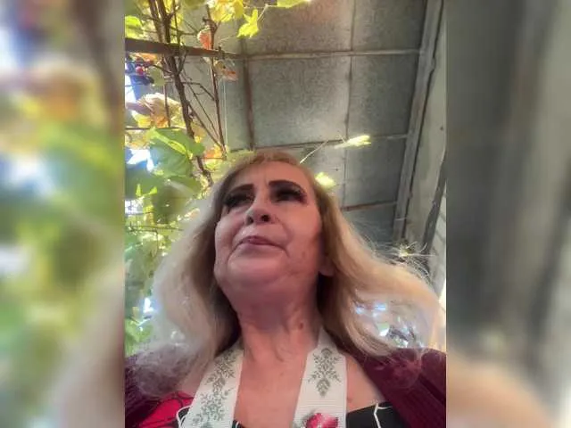 SusyBlair – webcam model profile photo Image 19