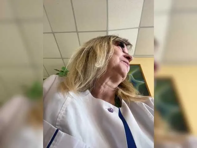 SusyBlair – webcam model profile photo Image 9