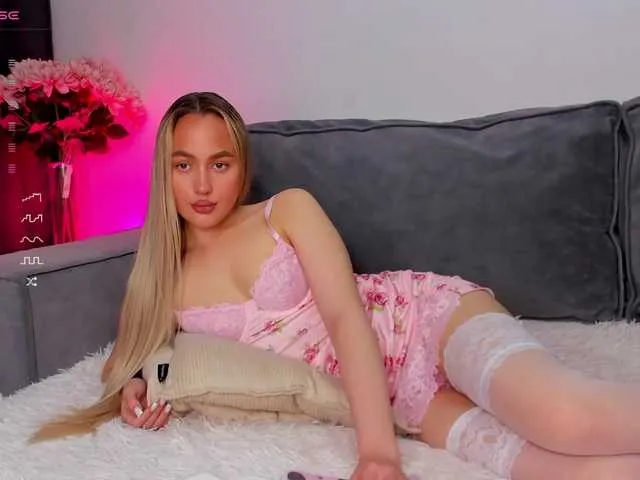 MistressLouUK – webcam model profile photo Image 13