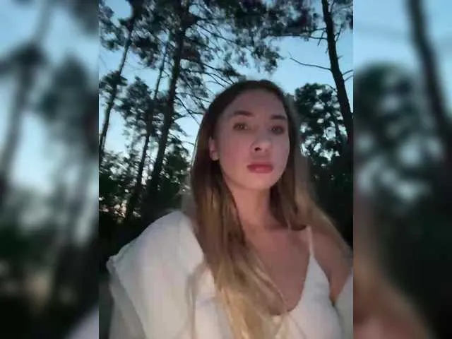 blondeambitionnn – webcam model profile photo Image 11