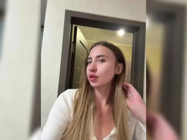 blondeambitionnn – webcam model profile photo Image 18