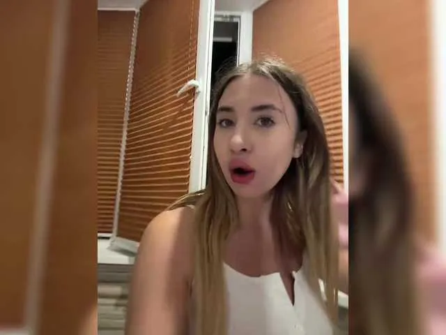 blondeambitionnn – webcam model profile photo Image 8