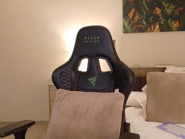 SelennaMoon – webcam model profile photo Image 17