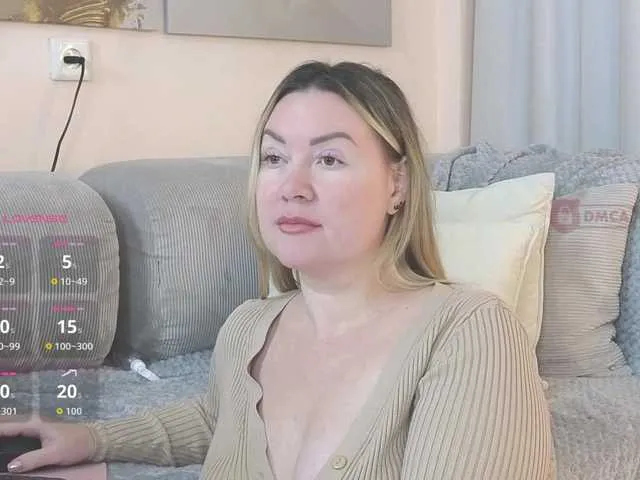 Nataly_Blonde – webcam model profile photo Image 15