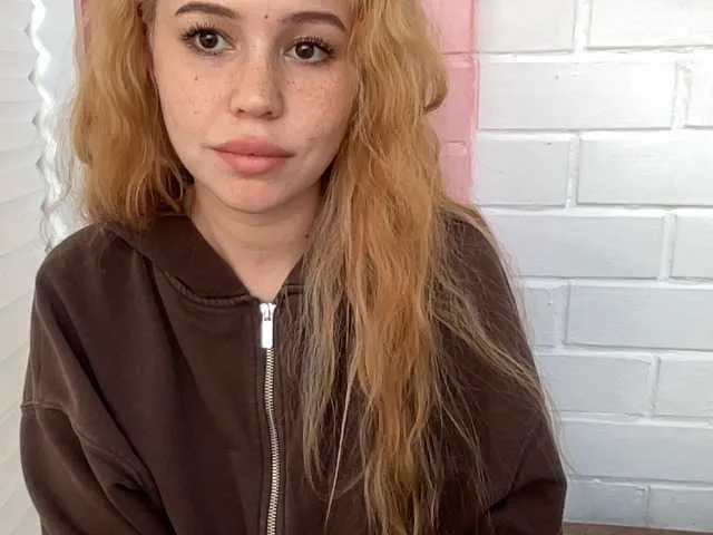 AmyGlad – webcam model profile photo