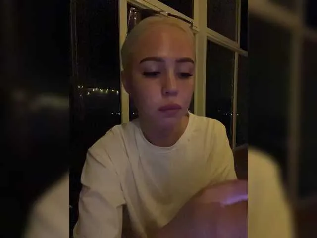 BlondeScarlettx – webcam model profile photo Image 12