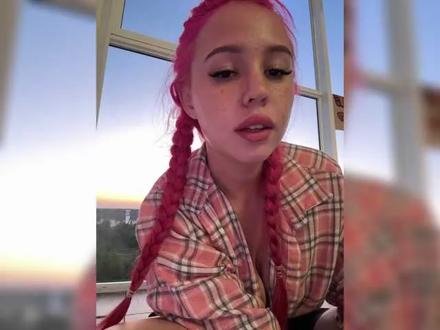 BlondeScarlettx – webcam model profile photo Image 13