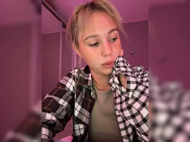 BlondeScarlettx – webcam model profile photo Image 16