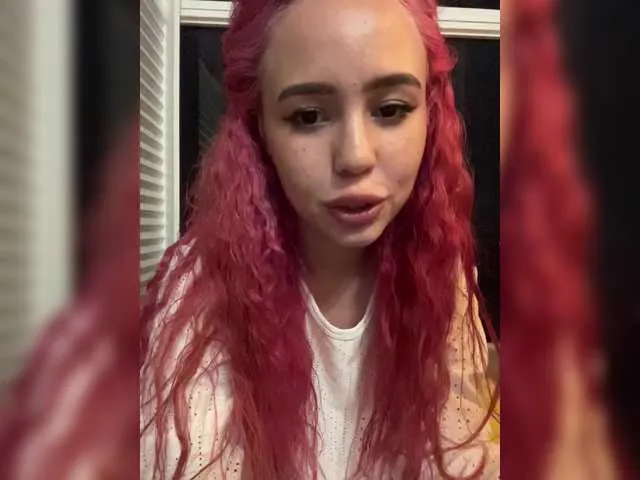 BlondeScarlettx – webcam model profile photo Image 4